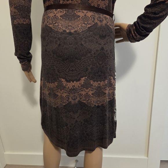 Elegant Brown Patterned Wrap Dress - Picture 5 of 12